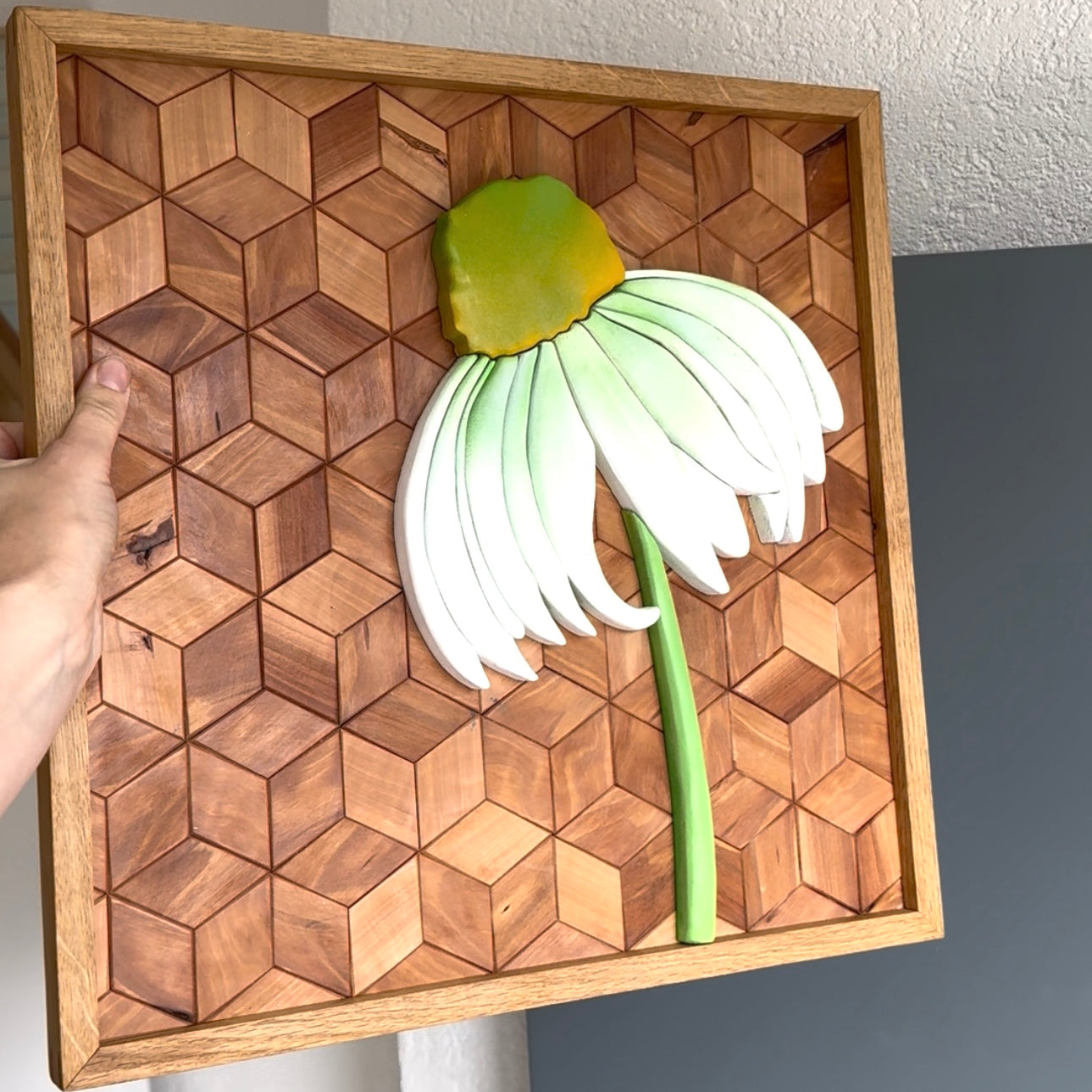 Mini-Mosaik aus Birnenholz mit Echinacea-Blume, Hexagonmuster, ca. 41x41cm