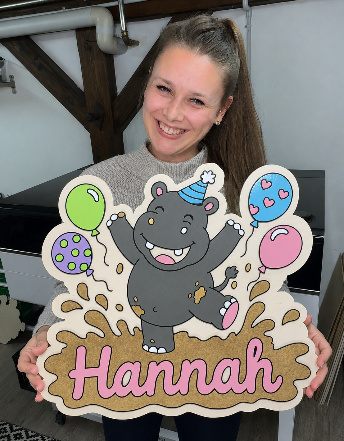 Personalisiertes Nilpferd Wandbild aus Holz | Handgemachte Kinderzimmer Deko mit Namen
